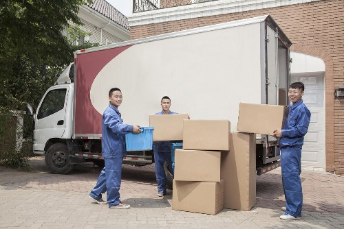Moving home in Shoreditch with local street access and apartment move planning