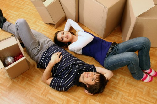 Careful packing and loading for a Shoreditch moving service